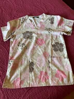 Scrubs top floral pink with brown and white, size medium , beautiful